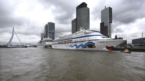 Die AIDA Cara und AIDA Mar an der Wilheminakade Rotterdam