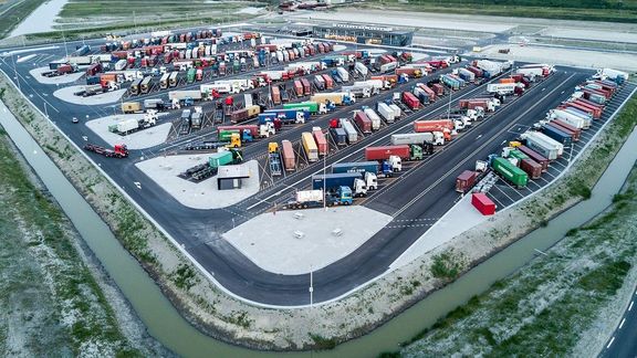 Maasvlakte Plaza truck parking
