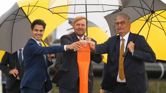 Rob Jetten, Minister für Klima- und Energiepolitik, König Willem-Alexander, Han Fennema, CEO Gasunie