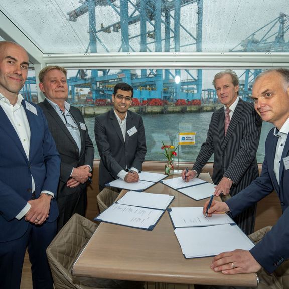 Ondertekening overeenkomst voor uitbreiding containerterminal Maasvlakte II