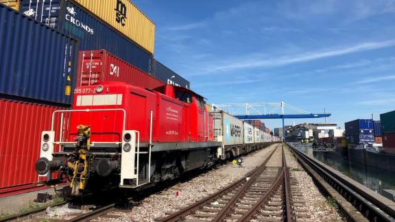 Locomotief containers spoor