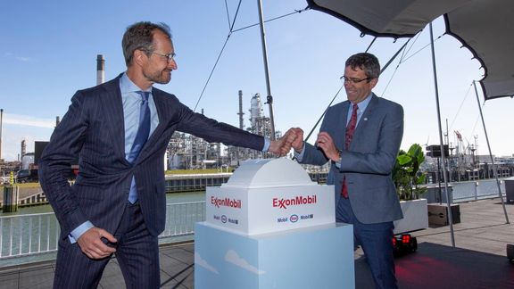 Minister Wiebes drukt startknop in van miljardeninstallatie ExxonMobil