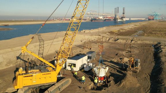 rial with foundation piles at Prinses Amaliahaven in the Rotterdam port area of Maasvlakte