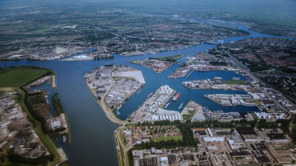 Luchtfoto Dordrecht inland seaport