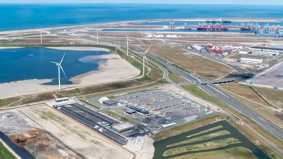 Truck parking Maasvlakte Plaza