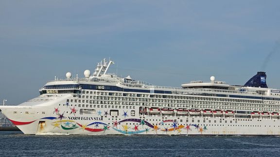 Kreuzfahrtschiff Norwegian Star in Rotterdam