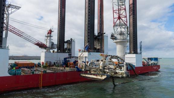 Unterwasserroboter 'Deep Dig-It' vergräbt unterirdische Seekabel
