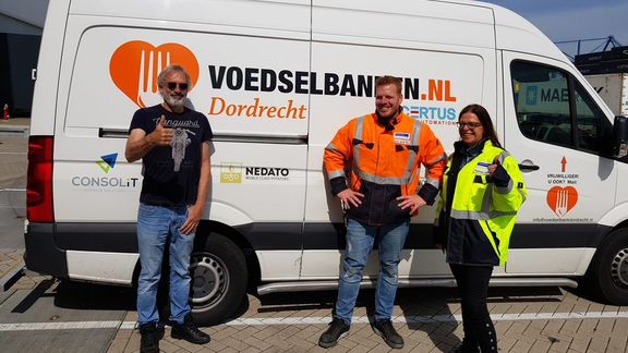 Vers fruit voor de voedselbank uit de Rotterdamse haven