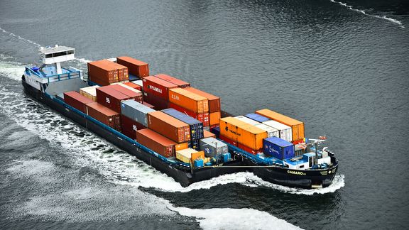 3 layered container transport on inland shipping vessel Camaro