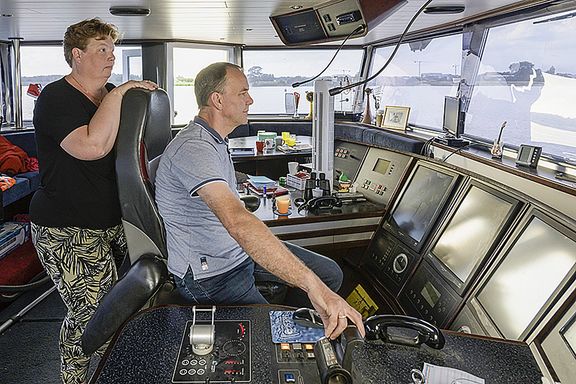 Binnenvaartschipper Huub Kieboom en zijn vrouw Marjan