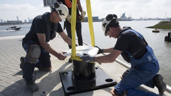 's Werelds eerste 3D geprinte bolder wordt geplaatst