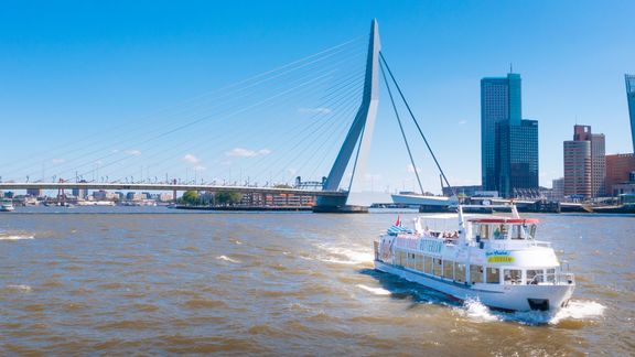 River Cruise in Rotterdam op de Maas