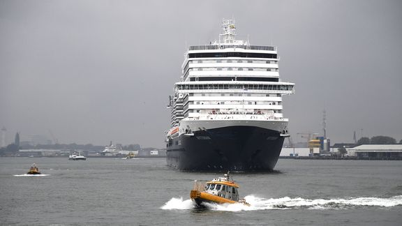 ms Rotterdam arriveert in Rotterdam