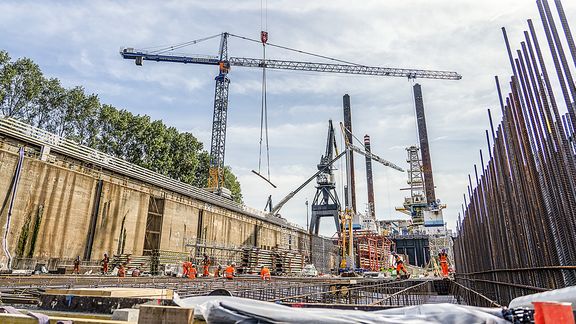 Droogdok van Damen bij Rozenburg