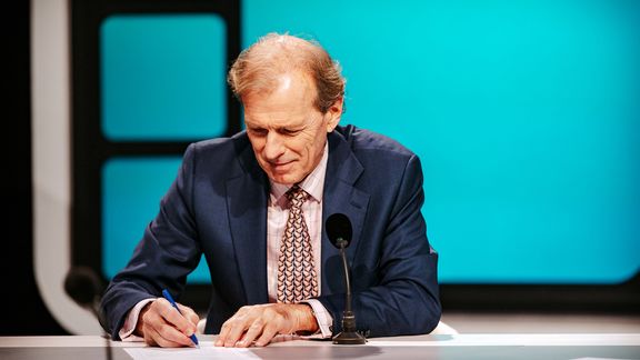 Allard Castelein signs diversity charter