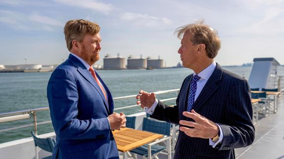 König besucht Rotterdamer Hafen zum Thema Wasserstoff