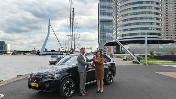 Gert Veenstra CEO MHC Mobility en Vivienne de Leeuw CFO Havenbedrijf