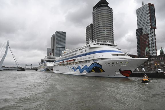 AIDA-Kreuzfahrtschiff im Rotterdamer Hafen