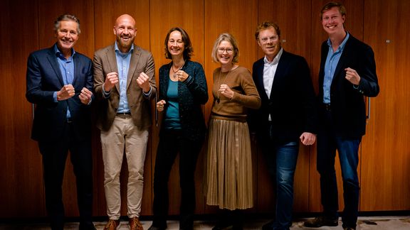 Peter Goedvolk (First Dutch), Mare Straetmans (Platform Zero), Petra de Groene (Gemeente Rotterdam), Saskia Mureau (Havenbedrijf Rotterdam), Auke Ferwerda (Platform Zero) 