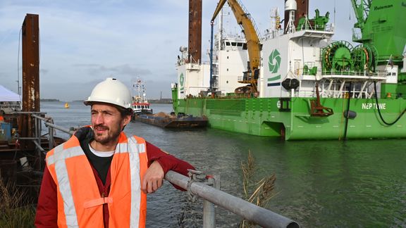 Pieter Nordbeck with crane vessel Neptune