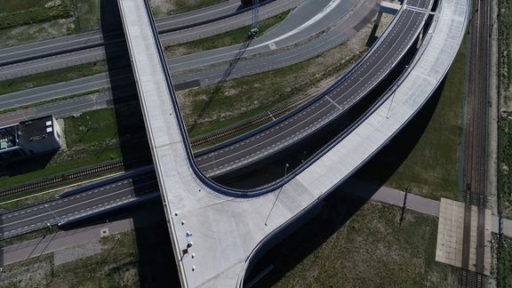 CER cross junction seen from above