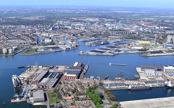 M4H-district seen from the air. Photo: Havenbedrijf Rotterdam - Danny Cornelissen