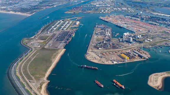 Aerial view from Maasvlakte 2 inland