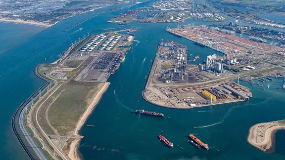 Luchtfoto Maasvlakte