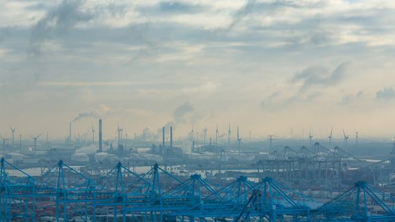 Emissions from industry at the port