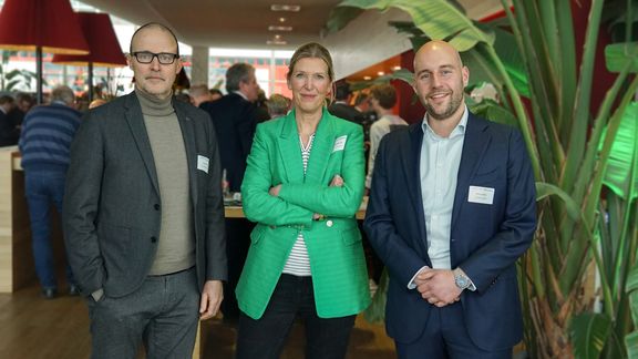 Vlnr: Erwin Verstraelen (Port of Antwerp-Bruges), Chantal Gouka (Routescanner), Maurice Delattre (Port of Amsterdam). Foto: Routescanner/Kim Los