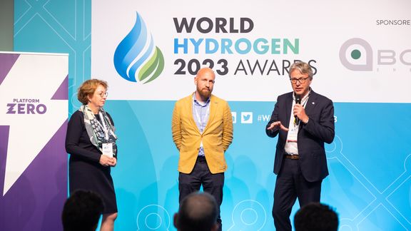 World hydrogen awards people on stage