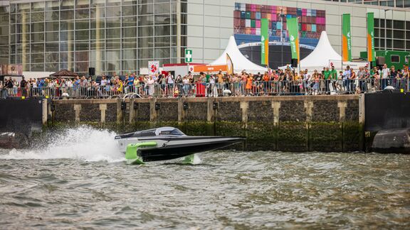 Rainbird bei einer Vorführung auf den Welthafentagen 2022