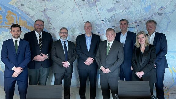 Gruppenfoto Delegation MoU Shannon Foynes