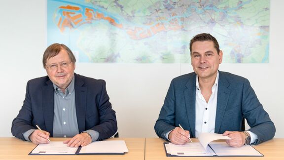 Dordt sponsorcontract Gerben Baaij en Richard van der Eijk rechts (Marc Nolte)