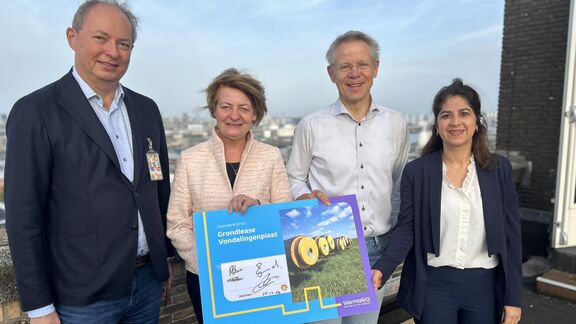 Foto van de ondertekening