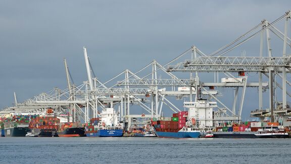 Schepen bij de terminal