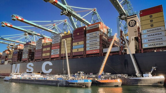MSC schip ligt te bunkeren