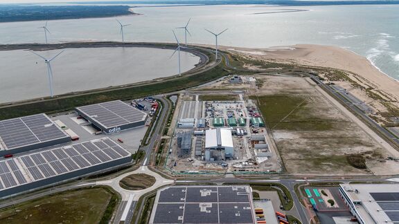 Luchtfoto conversiepark op Maasvlakte 2