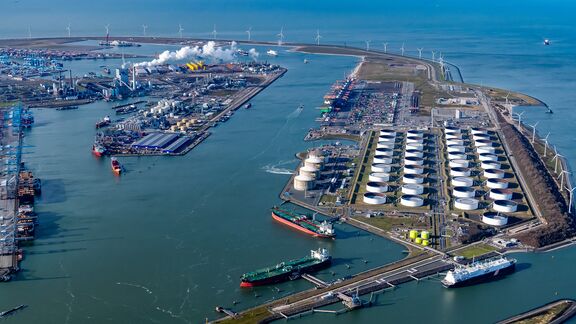 Maasvlakte 2 with the North Sea in the background