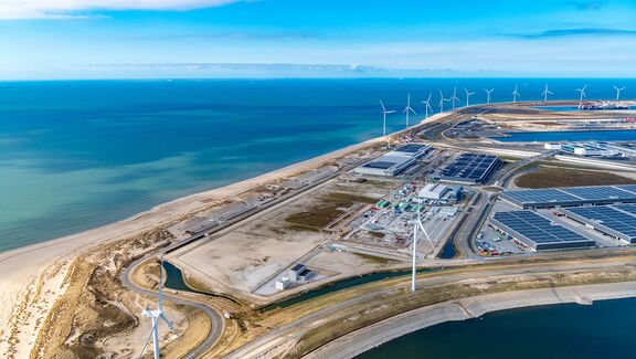 Conversionpark under construction at Maasvlakte 2