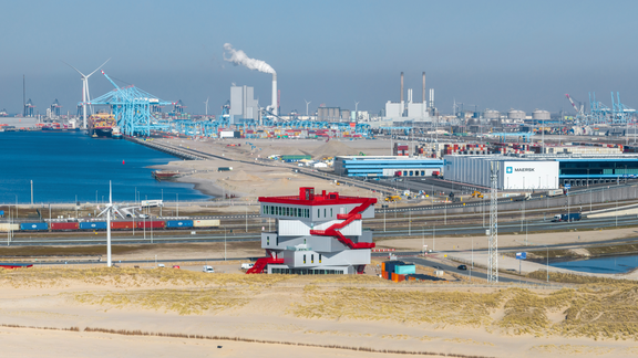 <meta charset="utf-8">Portlantis photographed by Ossip van Duivenbode