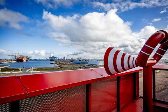 The Portlantis Rooftop with a view of the Princess Amalia Harbour © Robin Utrecht