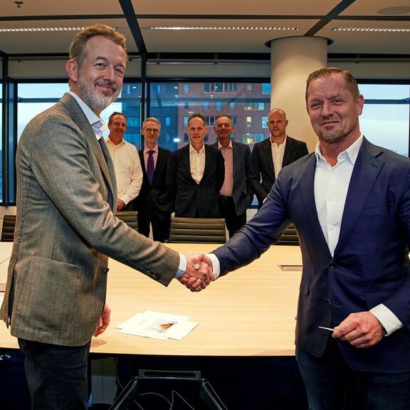  In the picture: Boudewijn Siemons (CEO and interim COO Port Authority), Ben van Kol (Director, VARO Energy Bunkering), Sacha Konan (Director Benelux 