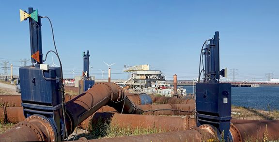 dsc09417-panorama-maasvlakte-1-missisispihaven-zandleidingen-van-de-ardea-een--knooppunt-voor-zand--aaa_0.jpg