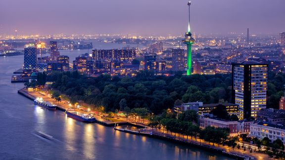 by-night2022.jpg