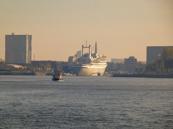 ss-rotterdam-vanaf-maas.jpg