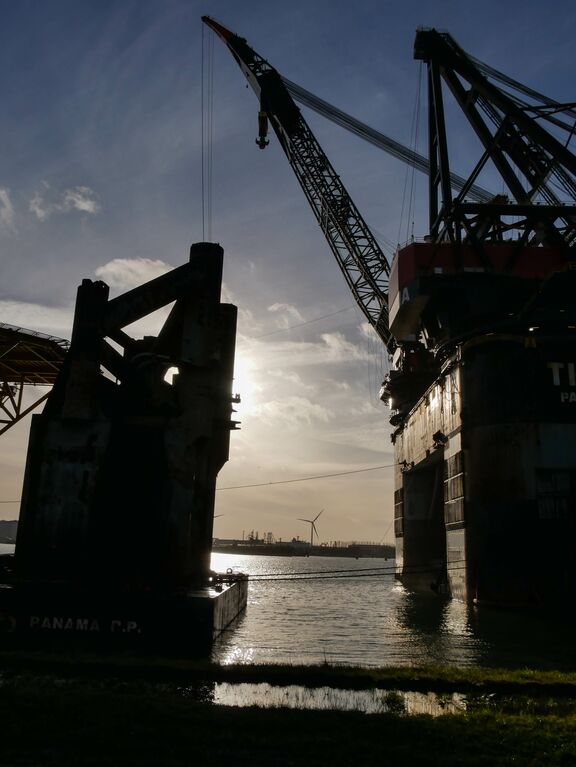 kraanschepen-heerema-1060269.jpg