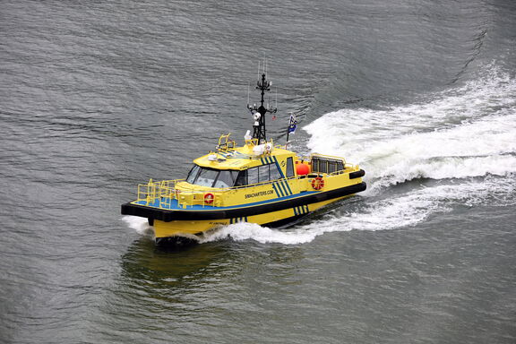 sc-emerald-supply-ship-02.jpg