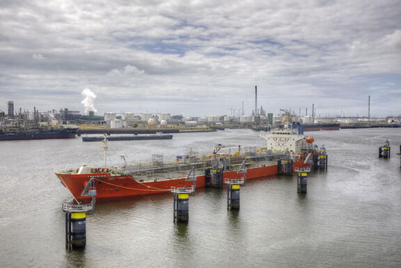 chem-taurus-02-liquid-bulk-carrier.jpg