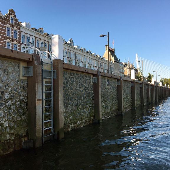 Kademuur Maaskade haven Rotterdam